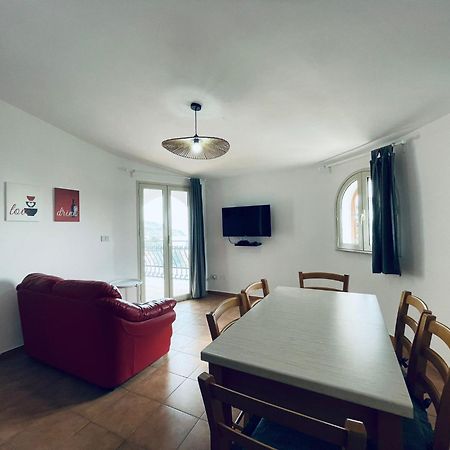 מרינה די פלמה Manca Residence מראה חיצוני תמונה